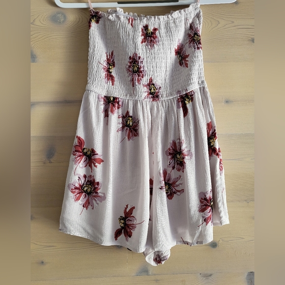 Band of Gypsies Pants - NWT Band of Gypsies Bandeau Pale Pink/Lavender Floral Romper size XS